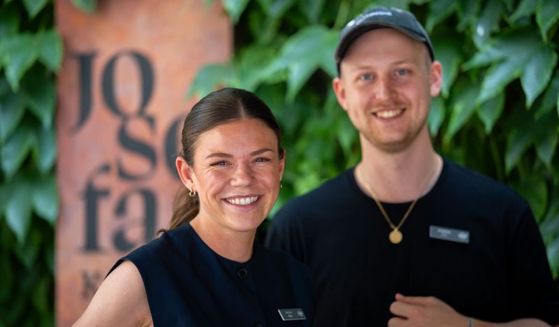 Nathalie und Jonathan am Josefa Karree